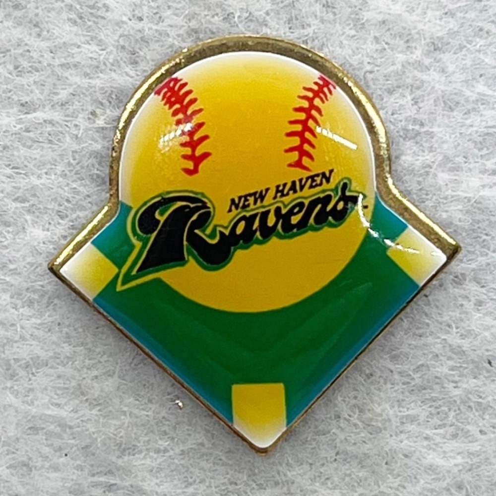 🔮 5/$25 Vintage New Haven Ravens Double-A‎ Baseball Pin